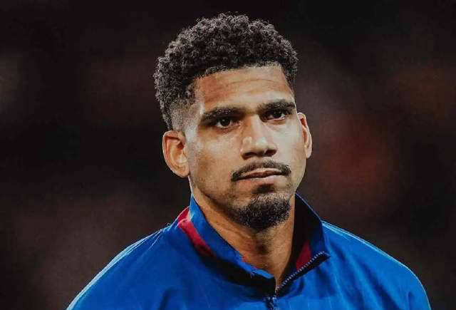 巴萨副队长阿劳霍“消失”33天后重返训练场，6000名球迷现场见证